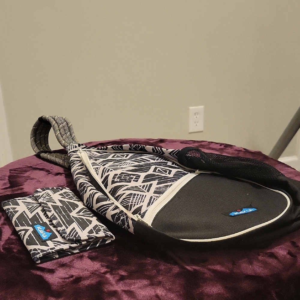 Kavu Black and White Patterned Sling Bag with Pouch